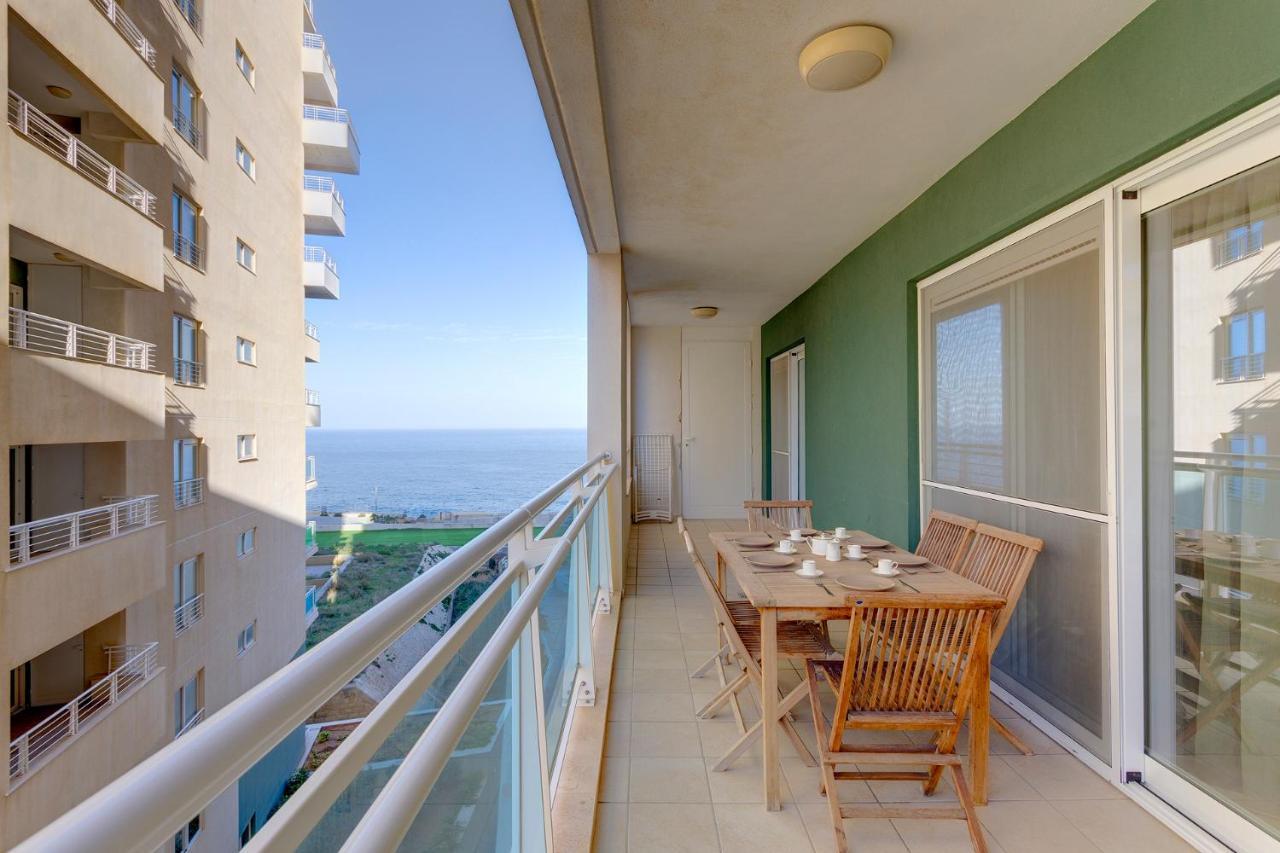 Luxury Apt W/ Side Seaviews And Pool, Top Location Sliema Kültér fotó