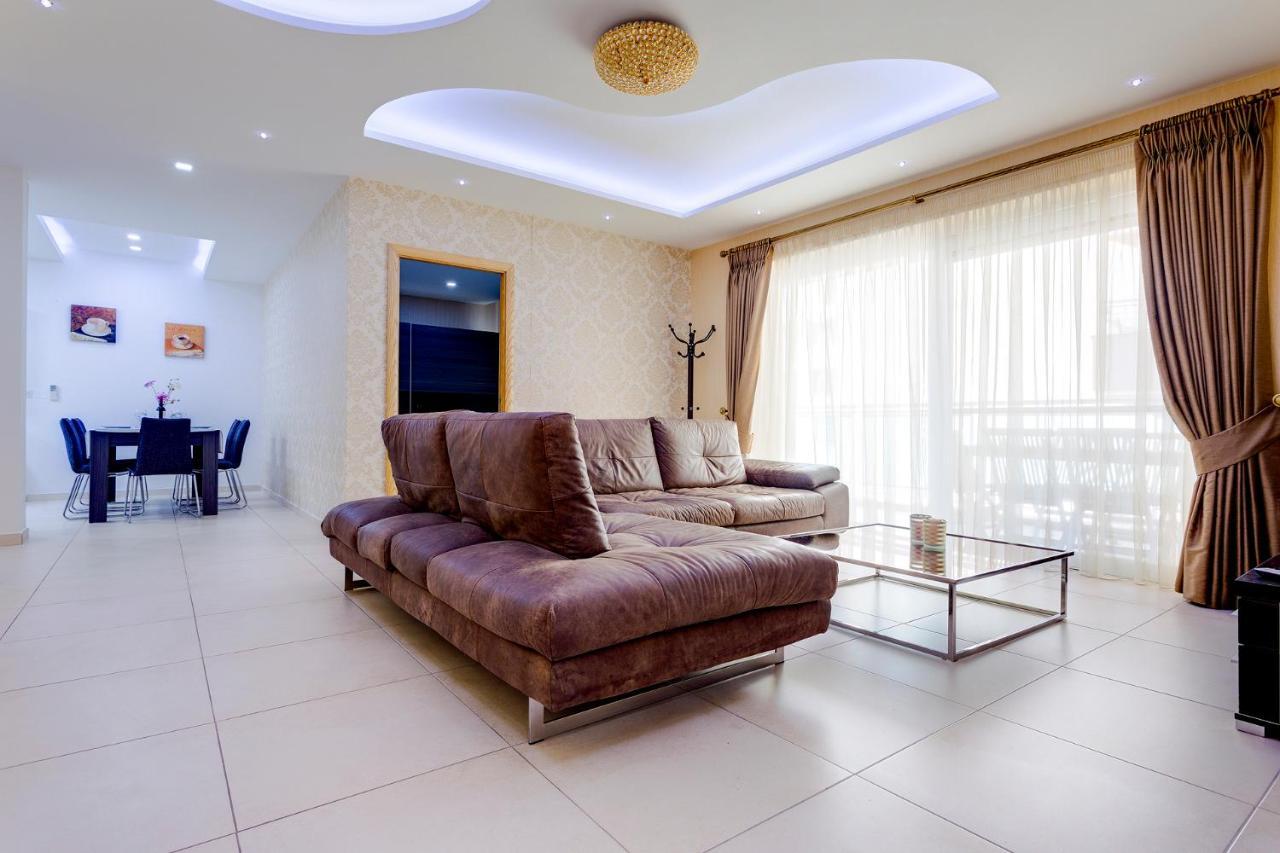 Luxury Apt W/ Side Seaviews And Pool, Top Location Sliema Kültér fotó