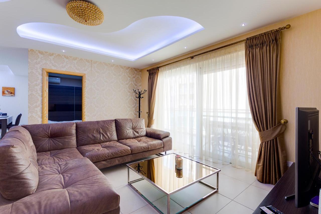 Luxury Apt W/ Side Seaviews And Pool, Top Location Sliema Kültér fotó