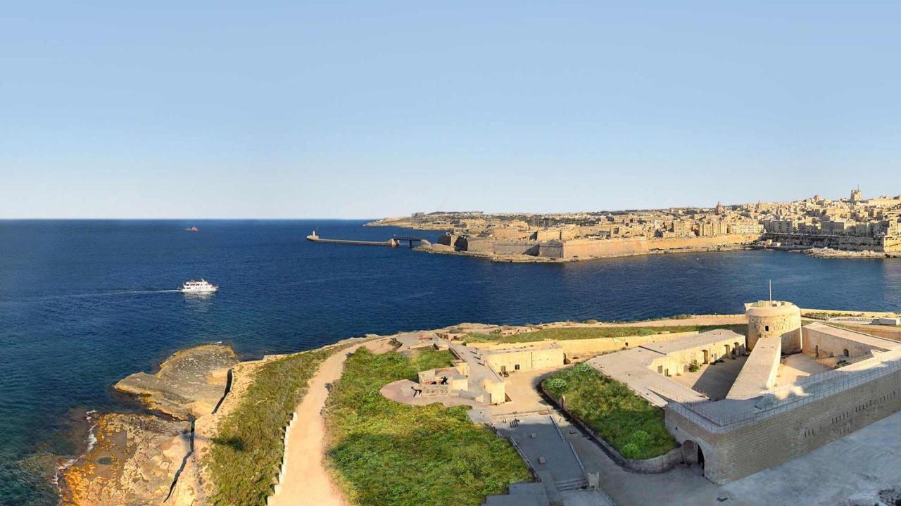 Luxury Apt W/ Side Seaviews And Pool, Top Location Sliema Kültér fotó