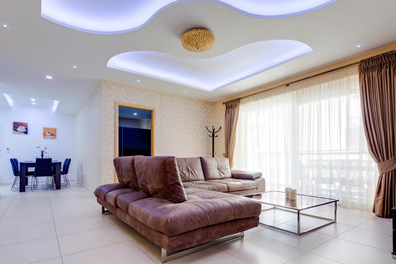 Luxury Apt W/ Side Seaviews And Pool, Top Location Sliema Kültér fotó